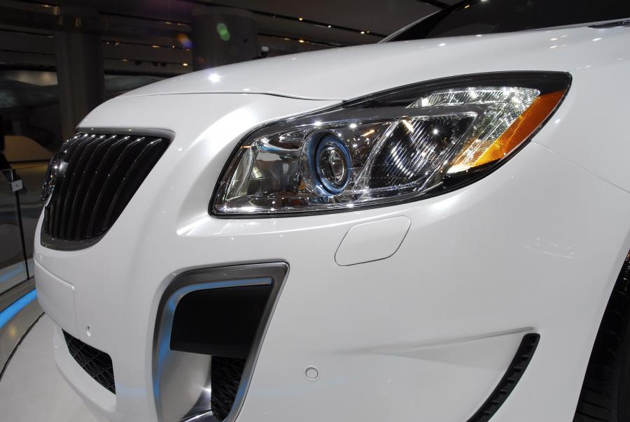  Buick Regal GS 2011 года  (фото 47 из 69)